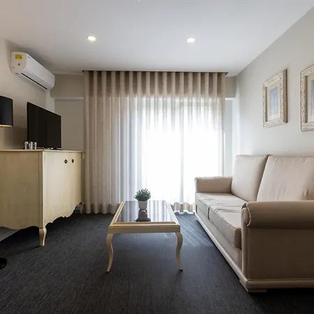 Afonso V & Hotel 3*