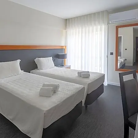 Afonso V & Otel 3*