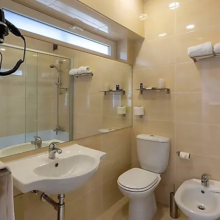 Afonso V & Otel 3*