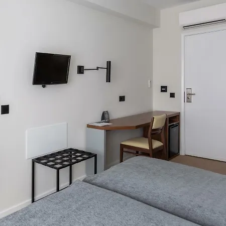 Afonso V & Otel 3*