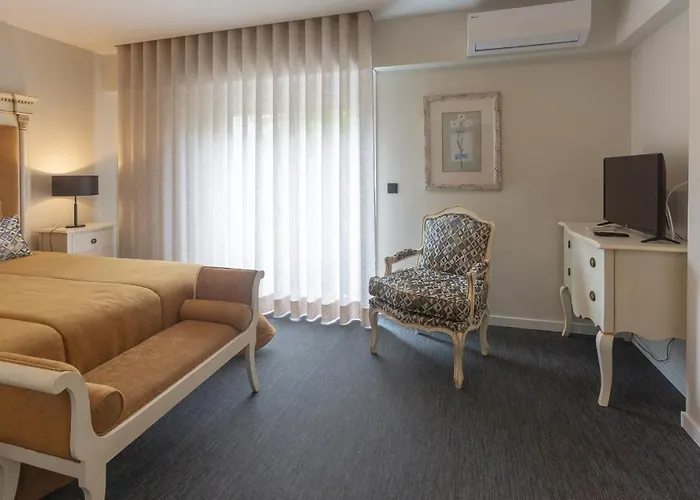 Afonso V & Hotell Aveiro