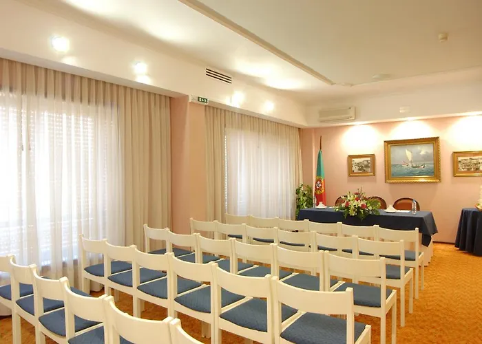 מלון Afonso V & 3*