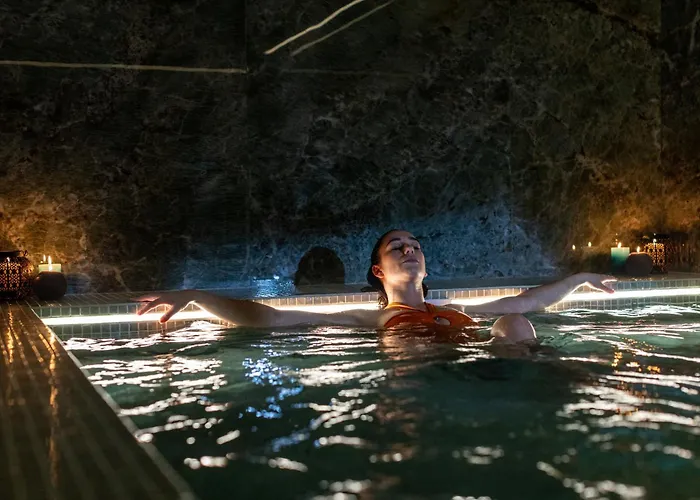 Afonso V & Hotell 3*