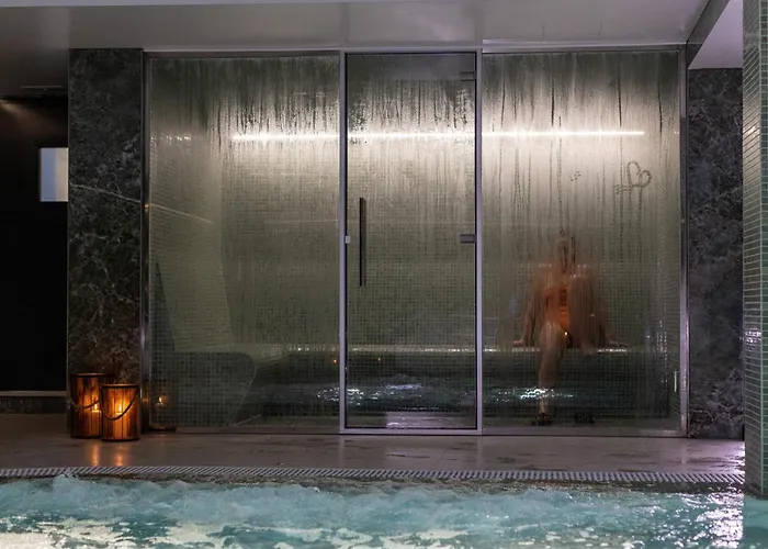 Afonso V & אבאירו