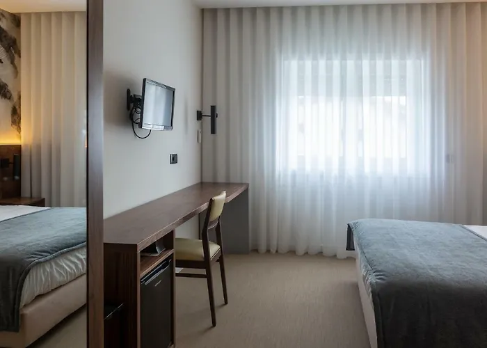 Afonso V & Hotell Aveiro